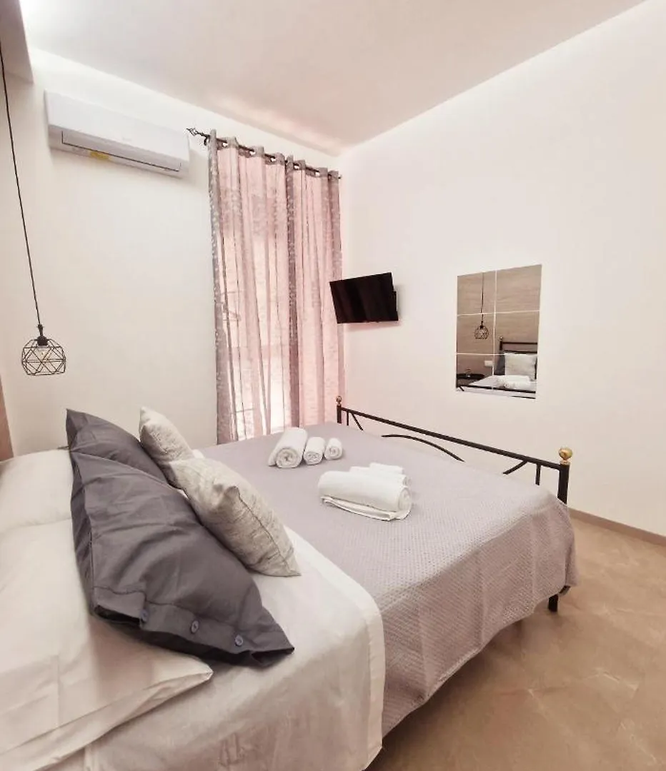 Apartment Porta Garibaldi Holiday Houses Catania Italy